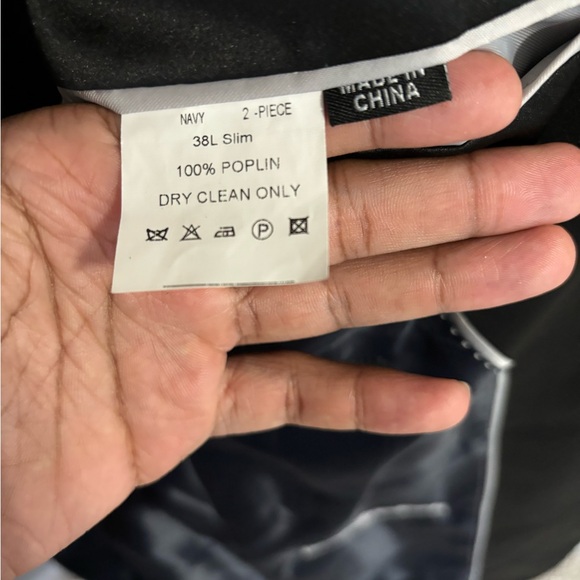 3 piece slim fit velvet suit, new never worn - Picture 5 of 10